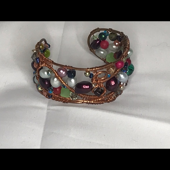 Handmade copper and bead cuff bracelet - Picture 5 of 8